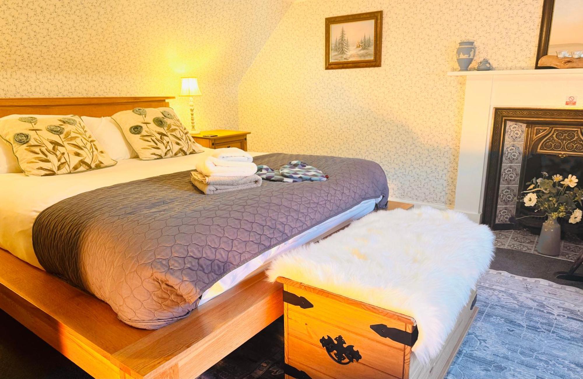 Rosemount Cottage One- Highland Cottage Гарв Екстериор снимка