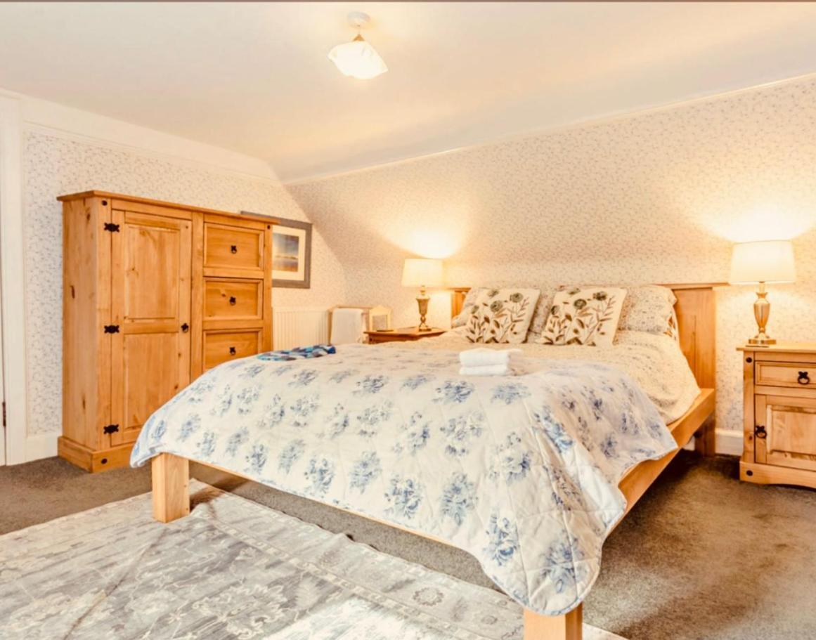 Rosemount Cottage One- Highland Cottage Гарв Екстериор снимка